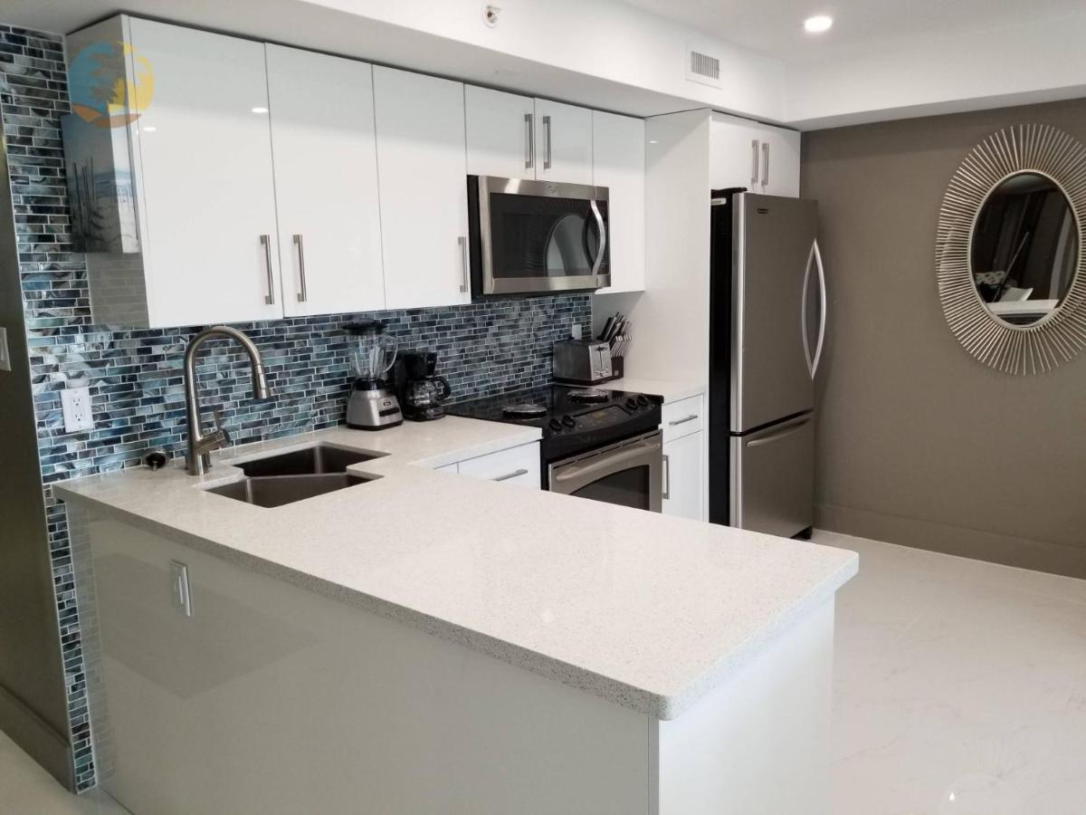 Luxury Beach Resort - Hora Rentals Маями Бийч Екстериор снимка