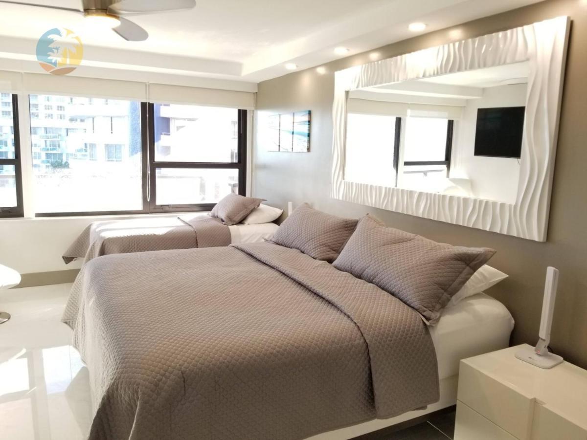 Luxury Beach Resort - Hora Rentals Маями Бийч Екстериор снимка