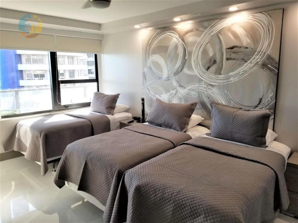 Luxury Beach Resort - Hora Rentals Маями Бийч Екстериор снимка
