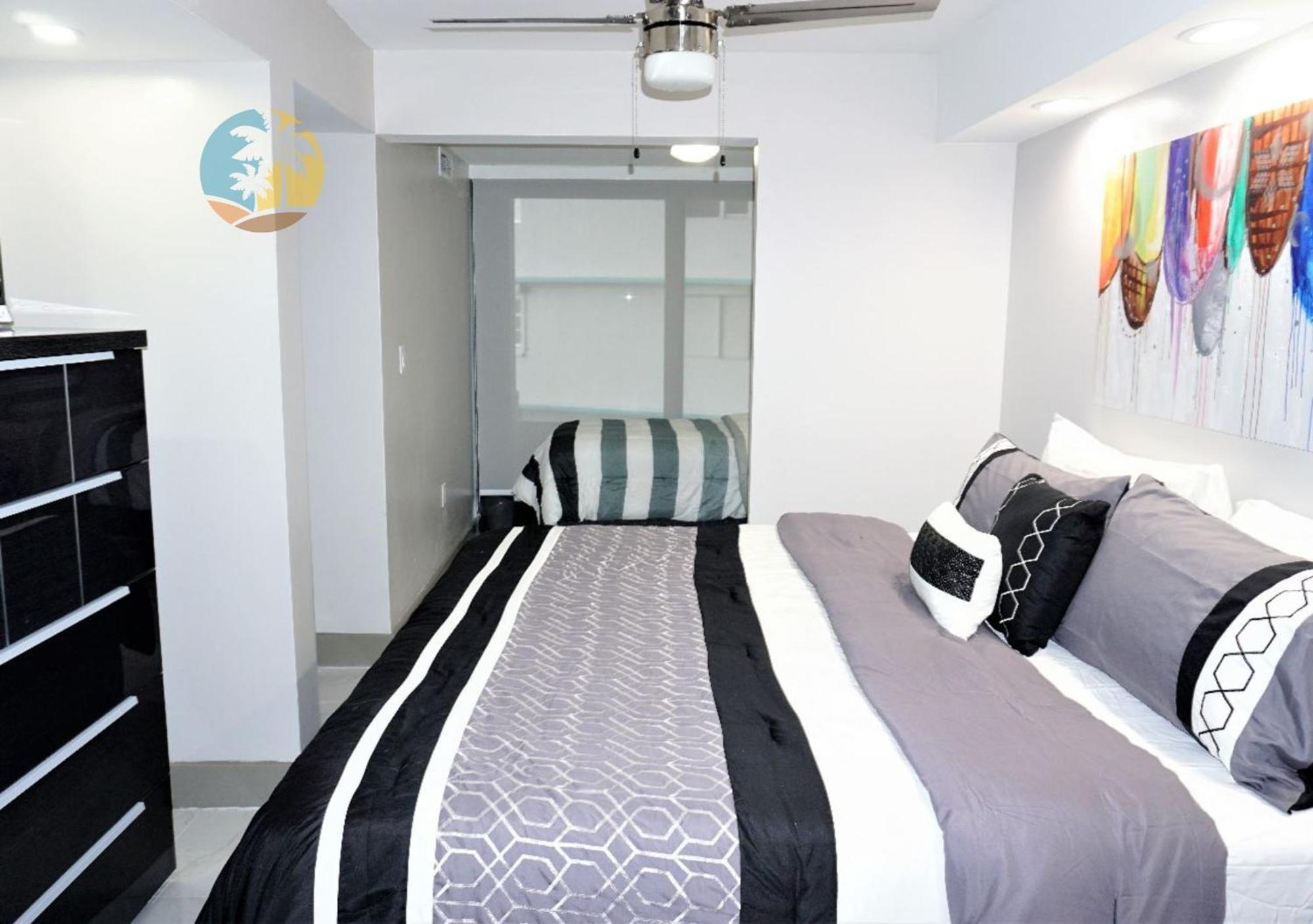Luxury Beach Resort - Hora Rentals Маями Бийч Екстериор снимка