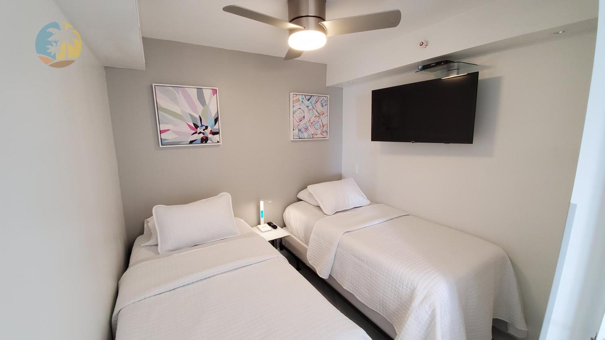 Luxury Beach Resort - Hora Rentals Маями Бийч Екстериор снимка